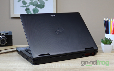 Fujitsu LifeBook S752 / 14" HD / i3 / 4GB / 500GB / W10